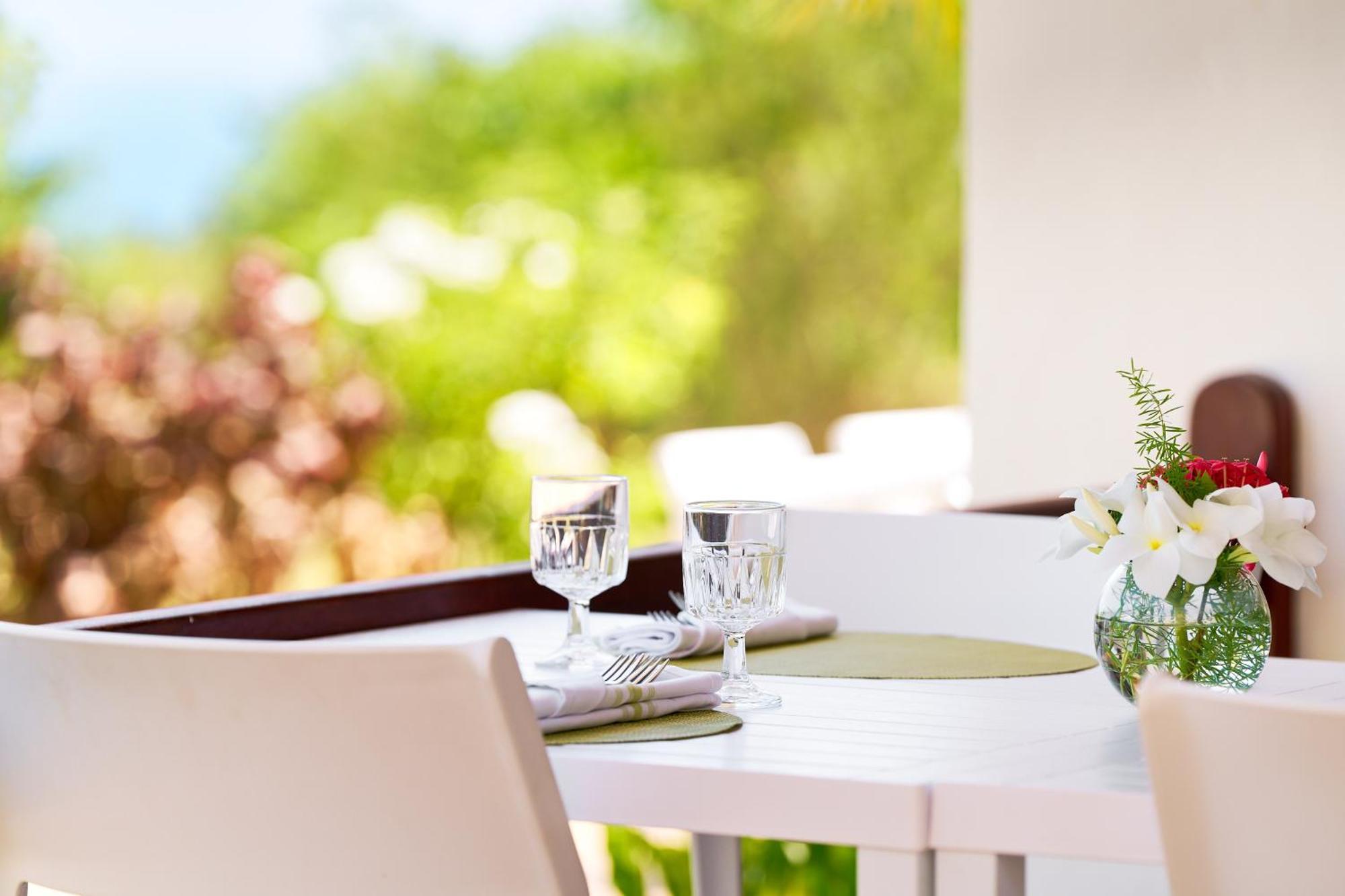 Mount Nevis Hotel Esterno foto