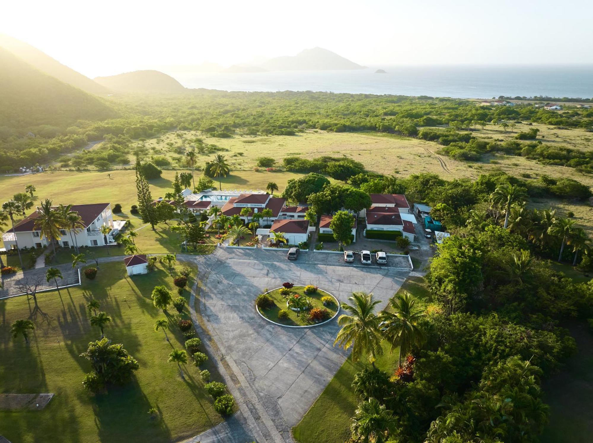 Mount Nevis Hotel Esterno foto