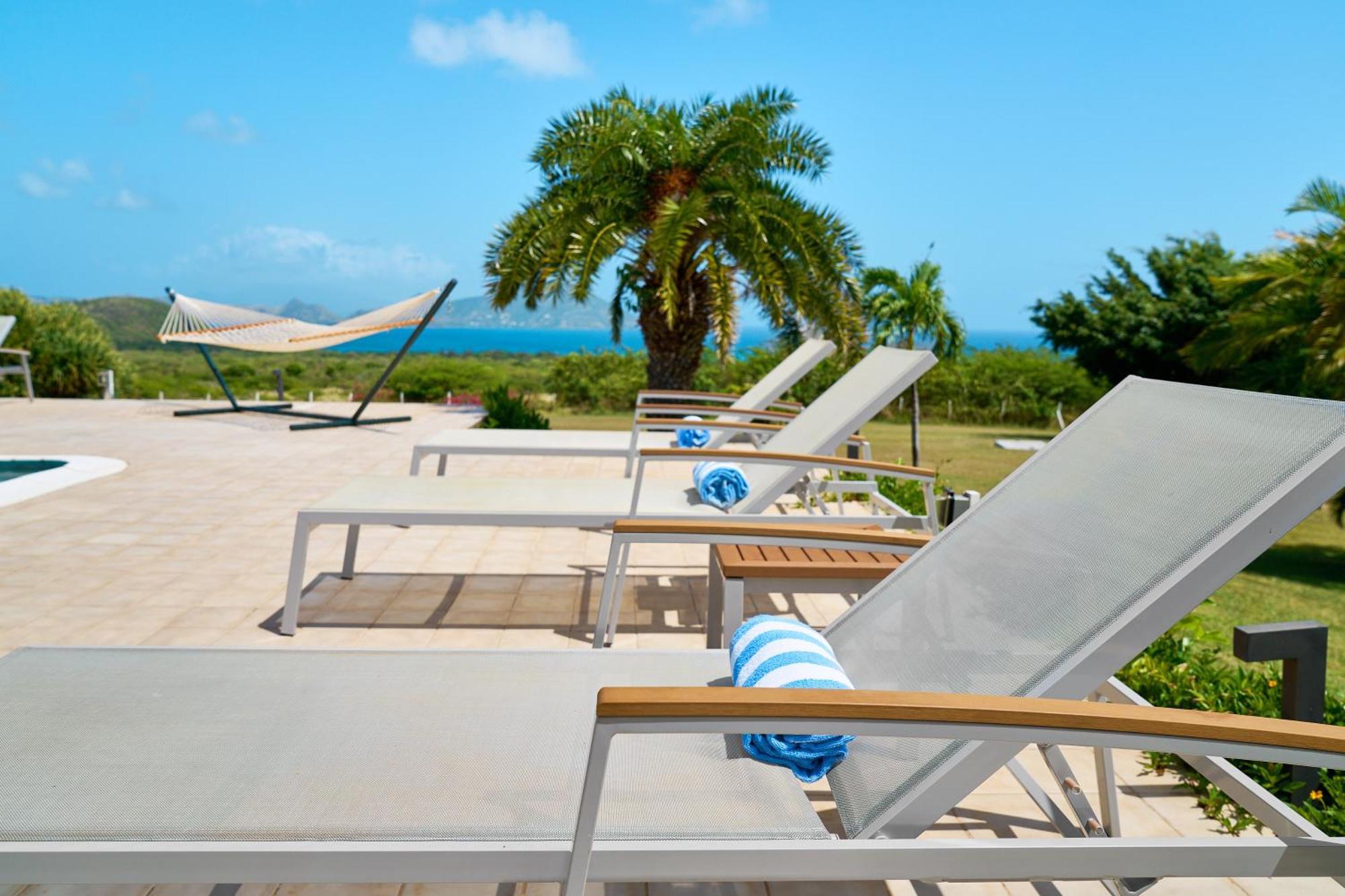 Mount Nevis Hotel Esterno foto